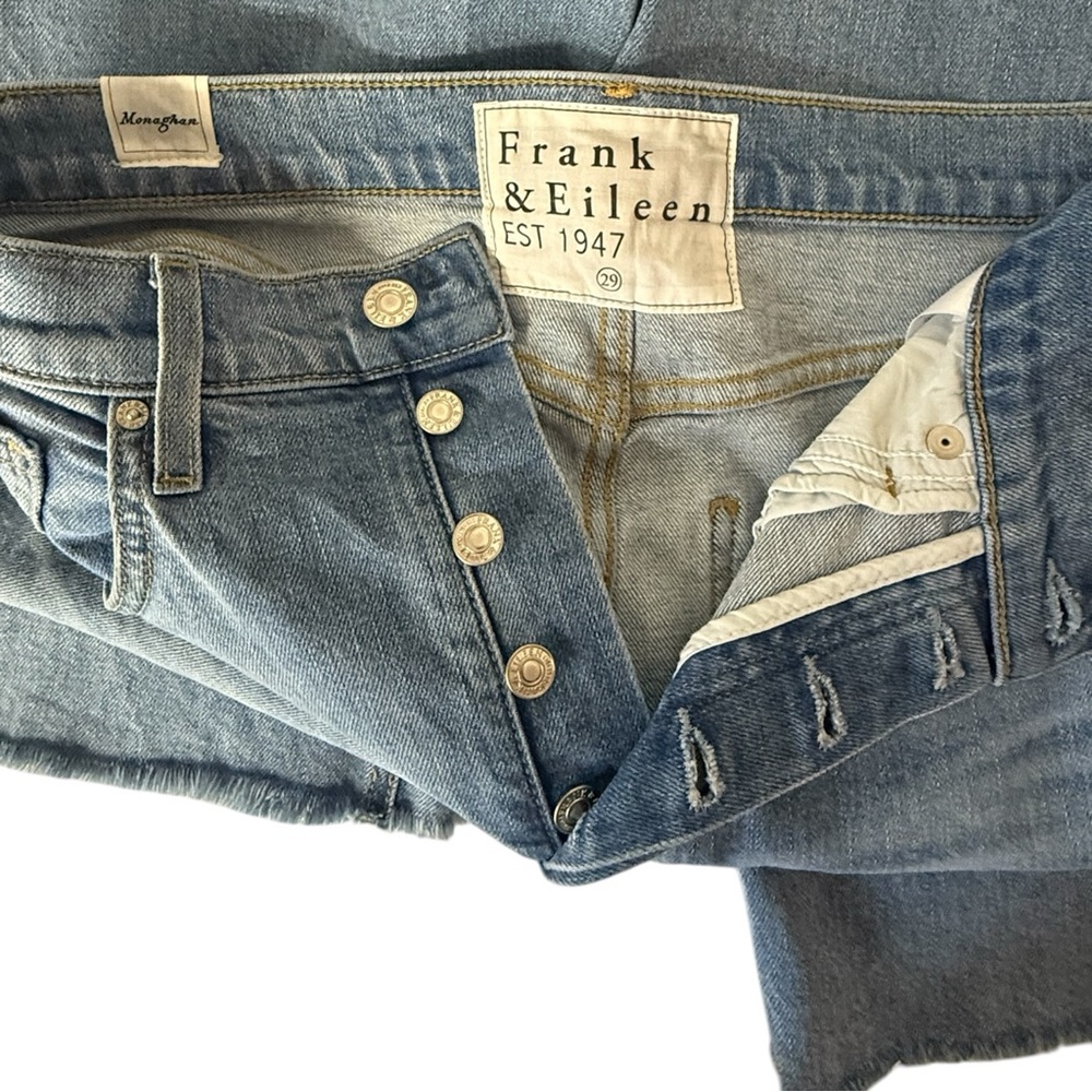 Frank & Eileen Monaghan High Rise Mom Jeans in Medium Wash
Size 29 - Picture 8 of 14